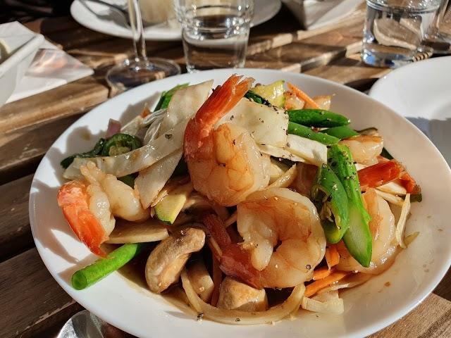 Bhf. St. Johann Thai Restaurant